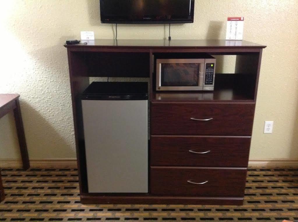 Express Inn トンボール エクステリア 写真